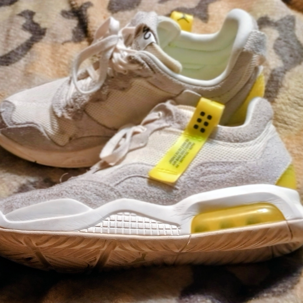 Nike MA2 Volts - Picture 5 of 13